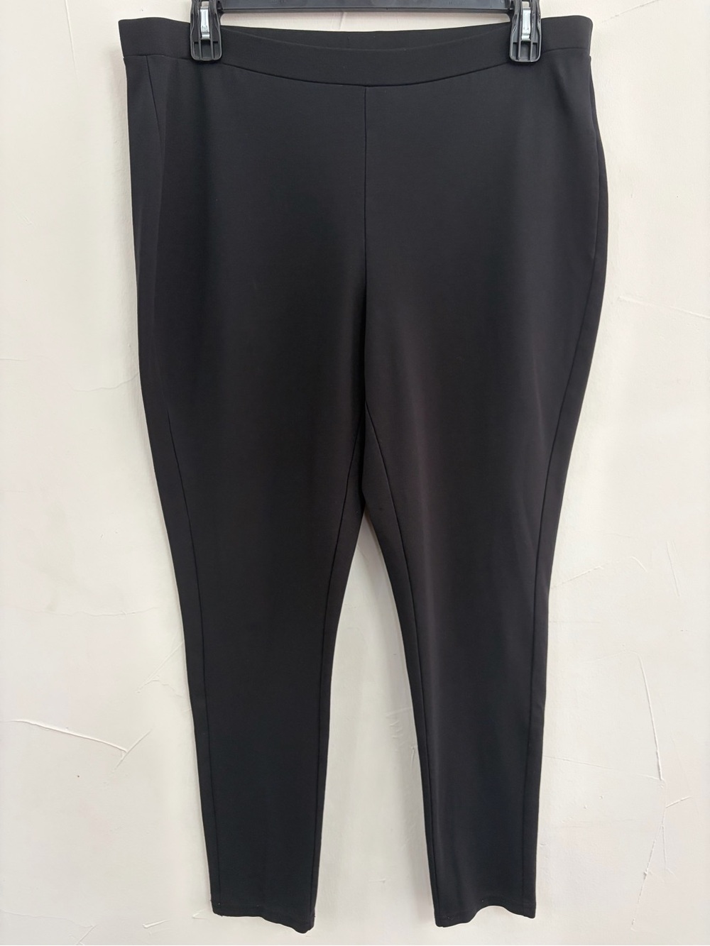 Chico’s Black Pull-On Slim Straight Pants Size 3 Stretch Career Dress Pants